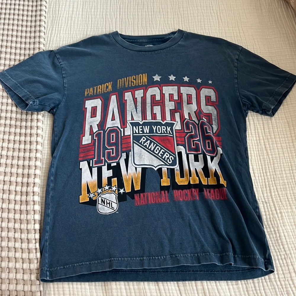 Abercrombie vintage graphic tee. Men
